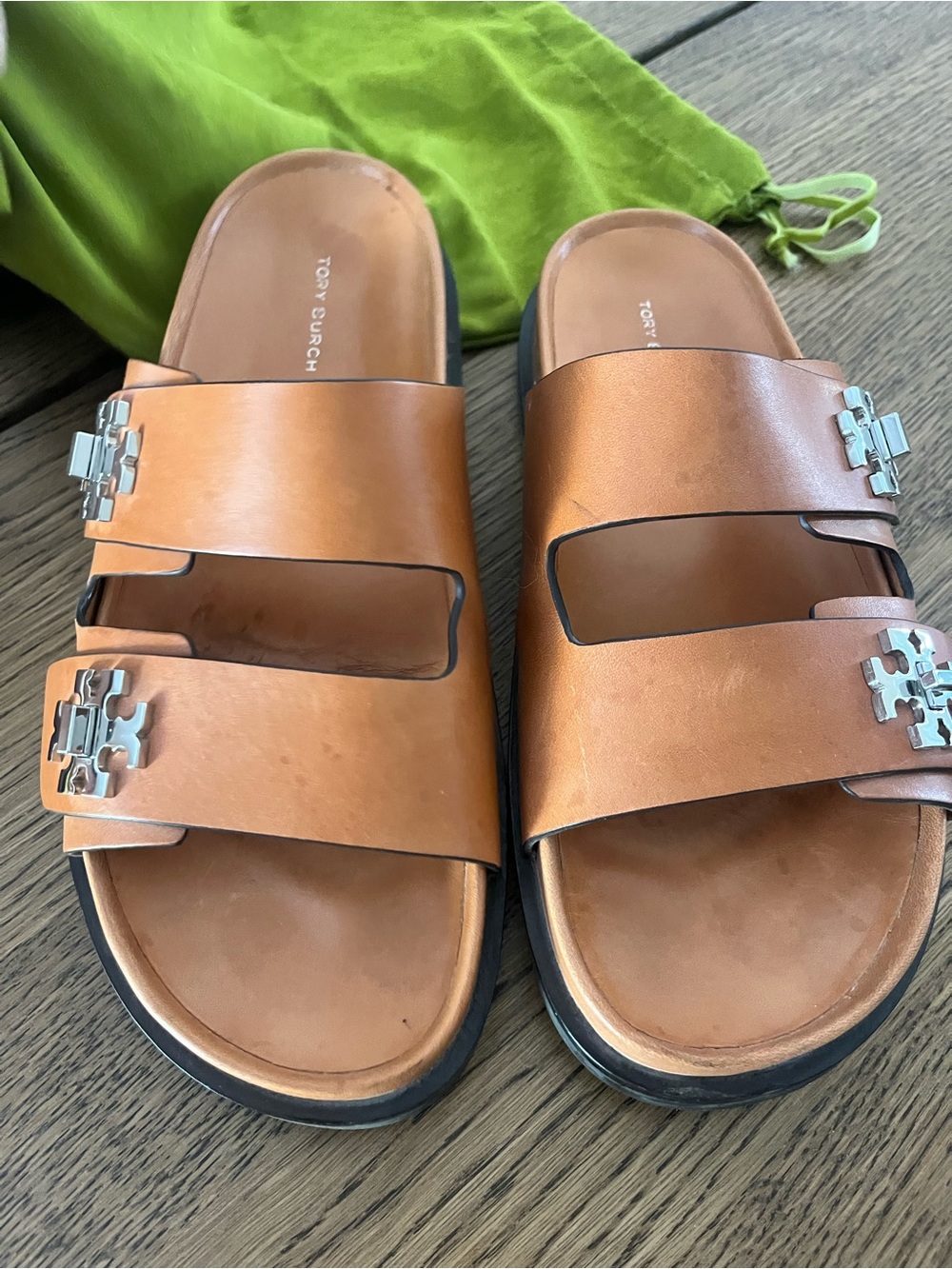 Tory Burch T-Lock slide - Picture 3 of 6